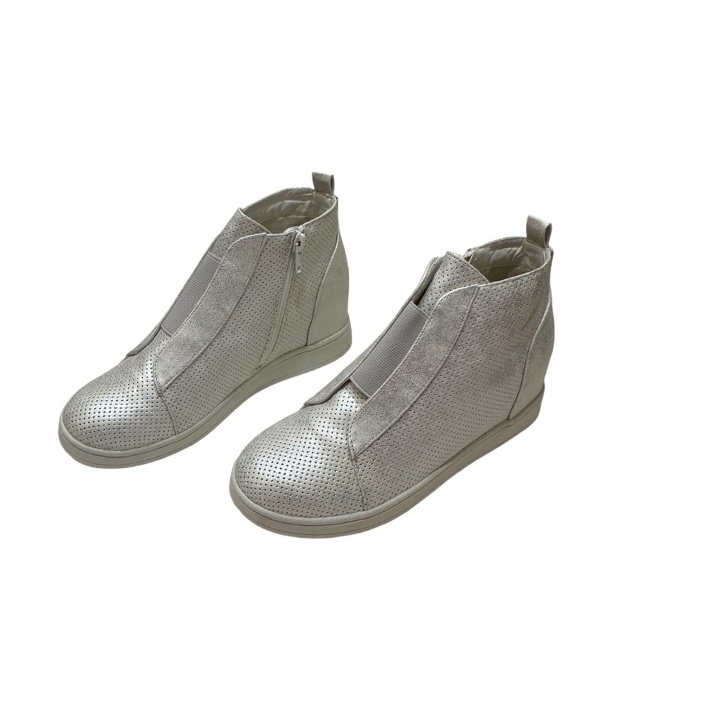 Mia Girls Gracey High Top Perforated Booties Shimmery White Size 4M New